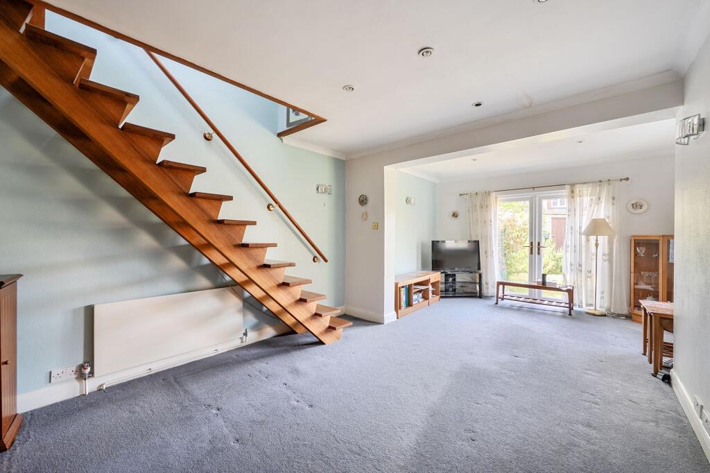 Kingscroft Road, Leatherhead, KT22 photo 4