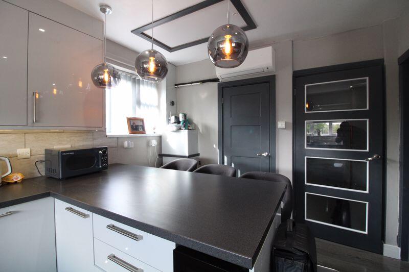 Main image of property: CHAIN FREE on Long Cutt, St. Redbourn
