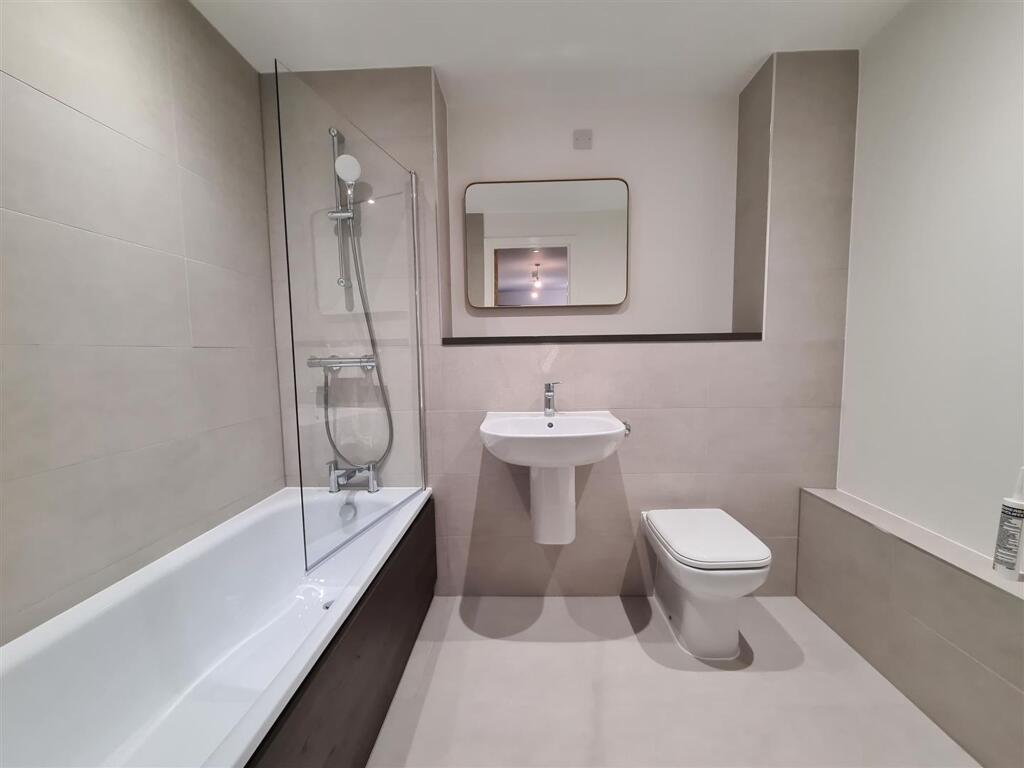 Apartment in Salford, Greater Manchester - More