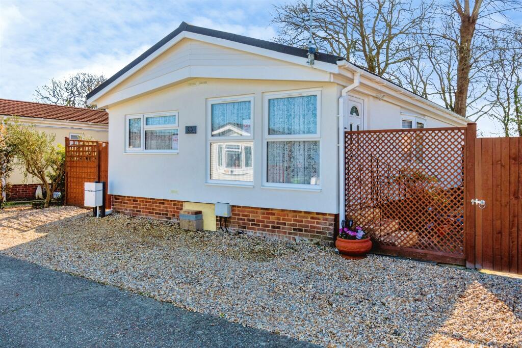 Main image of property: Oaktree Caravan Site, West End, Southampton