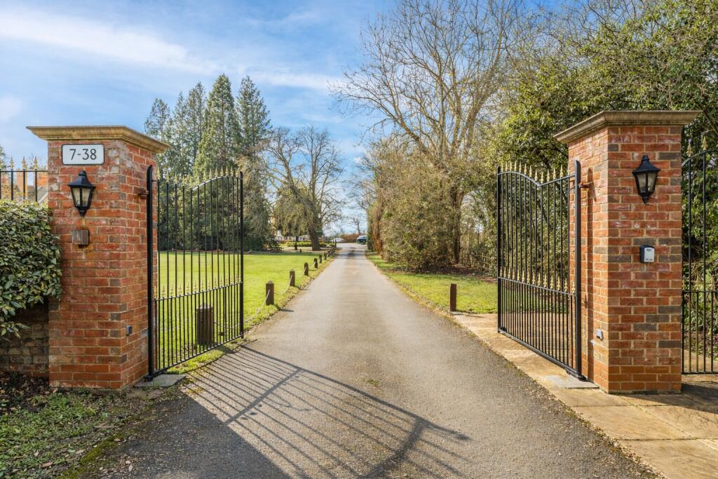 Additional image 10 of Astwick Manor, Coopers Green Lane, Hatfield, Hertfordshire, AL10