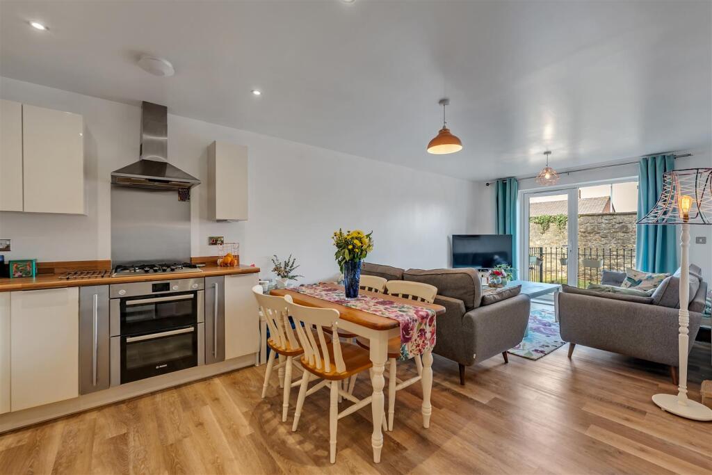 Apartment in Bristol - View 2