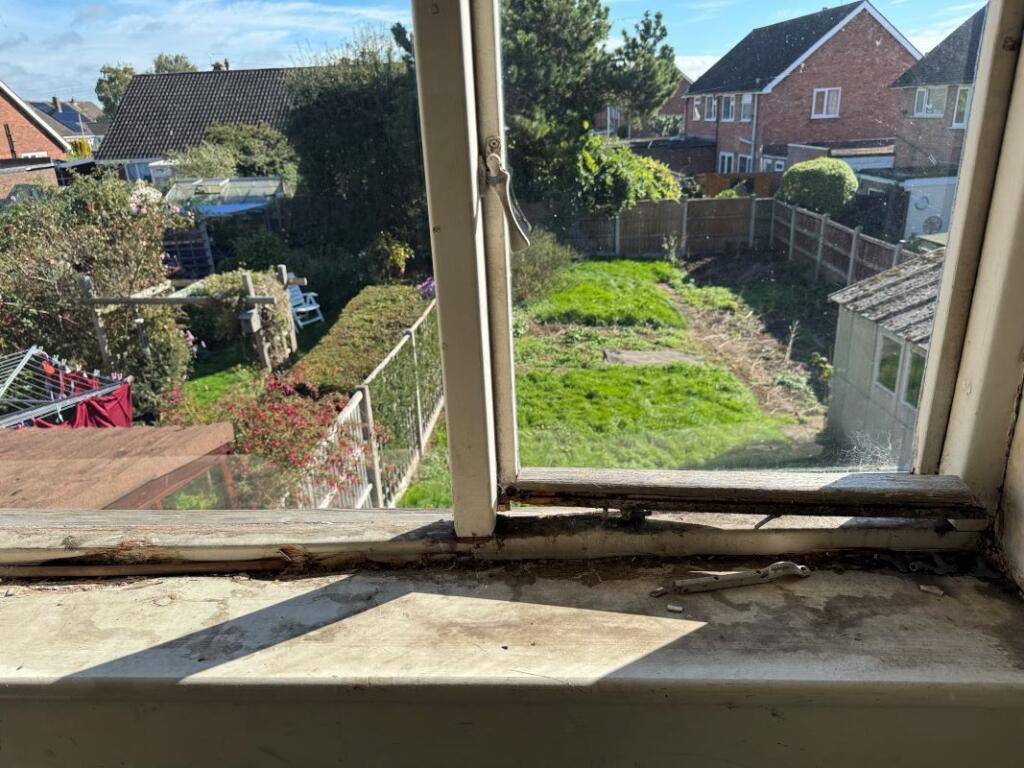 House in Newport - View 4
