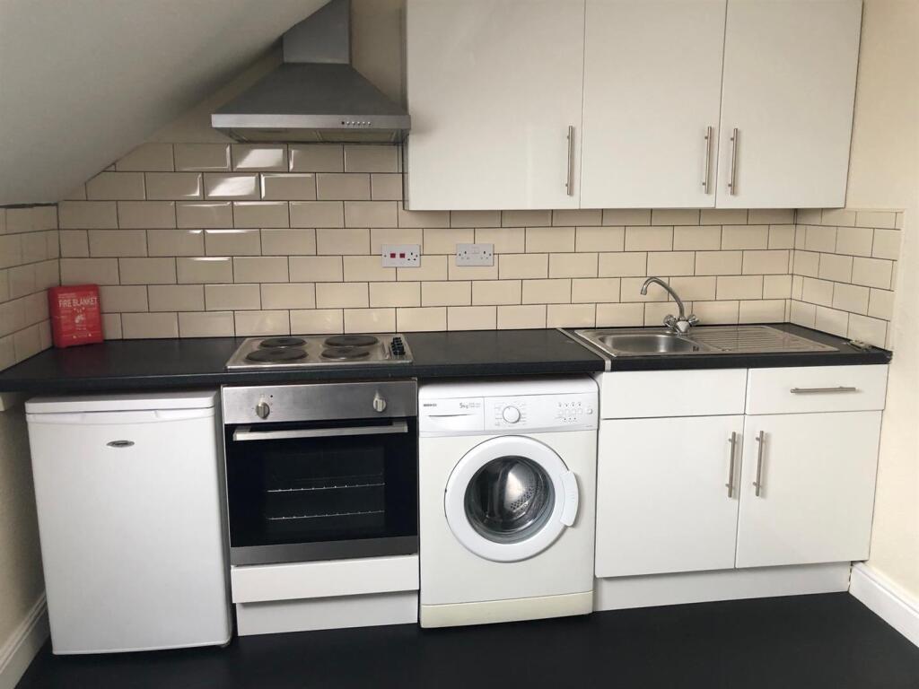 Apartment in Leeds - View 3