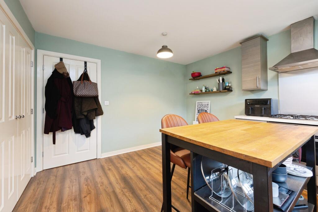 Roedeer Court, Newcastle upon Tyne, NE13 photo 4