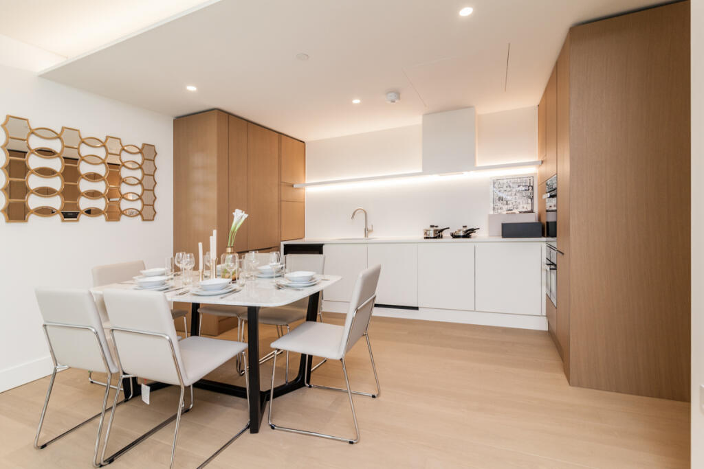Apartment in London, City of Westminster - View 3
