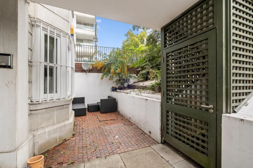 House in London - More