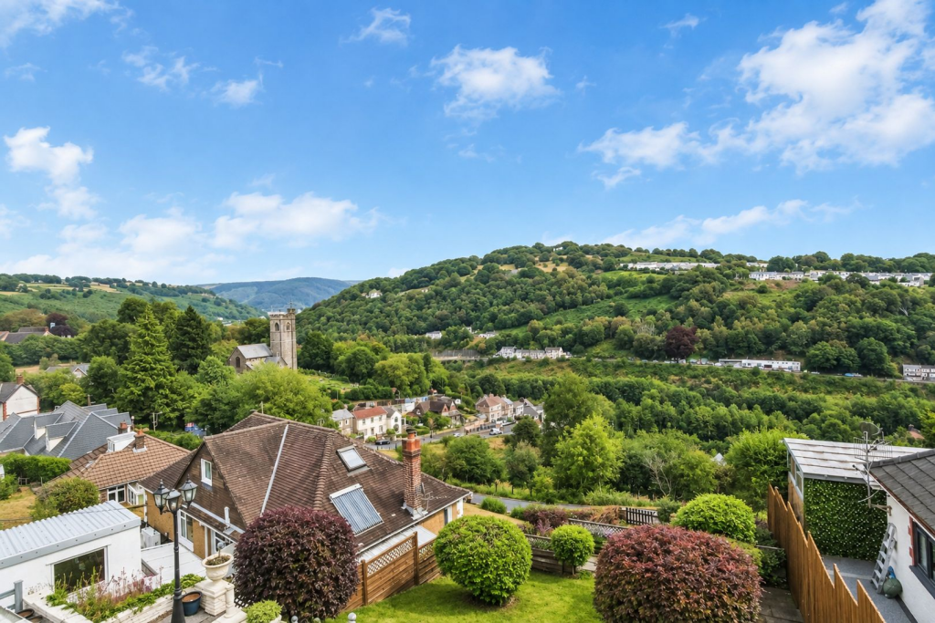 House in Crumlin, Caerphilly - View 3