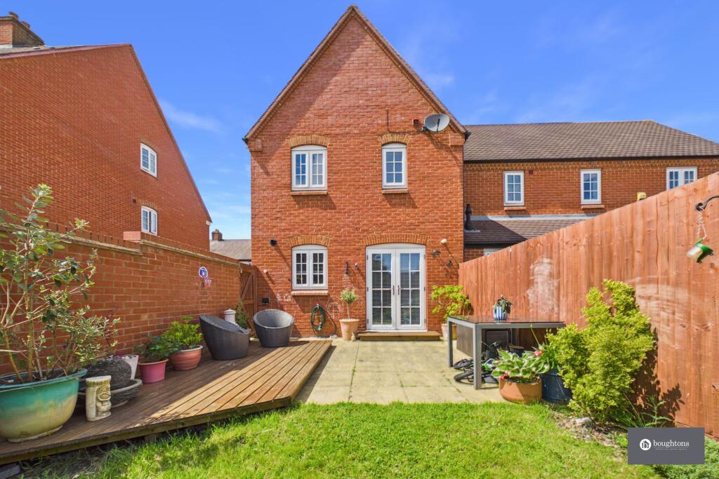 House in Brackley, Radstone Fields - View 4
