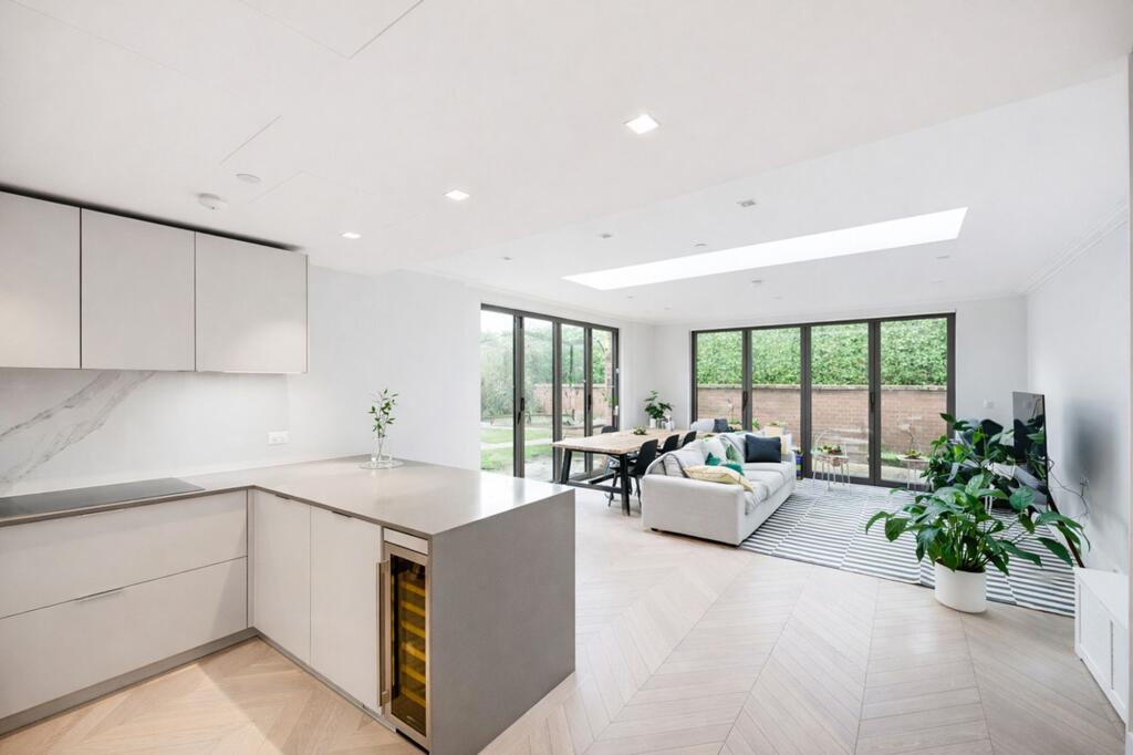 House in London - View 5