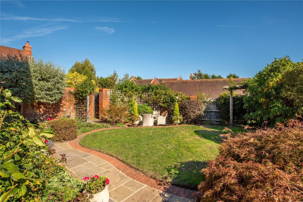 House in Redhill - View 4