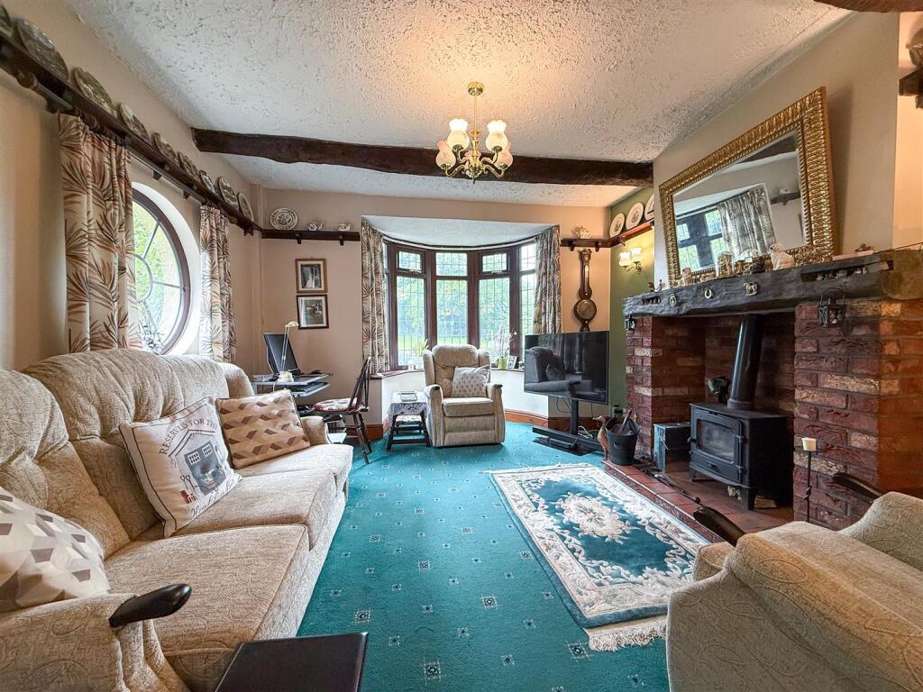 House in Stoke-on-Trent - View 4