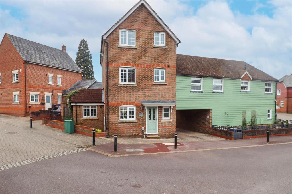 Main image of property: East Hundreds, Fleet