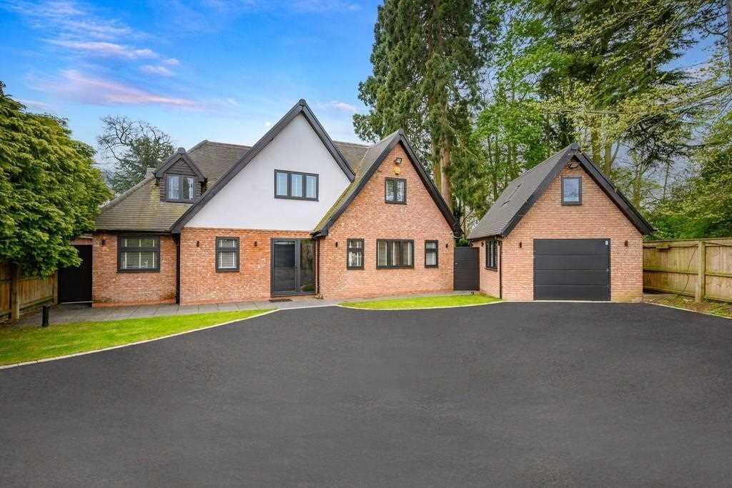 Main image of property: Avenue Road, Dorridge, Solihull