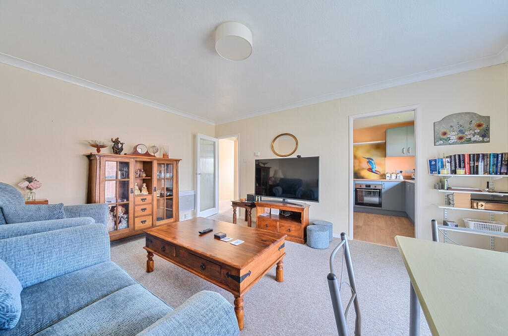 Apartment in Worthing, West Sussex - View 4