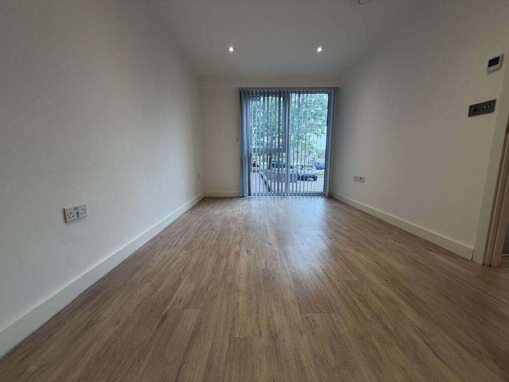 Apartment in Guildford - View 5
