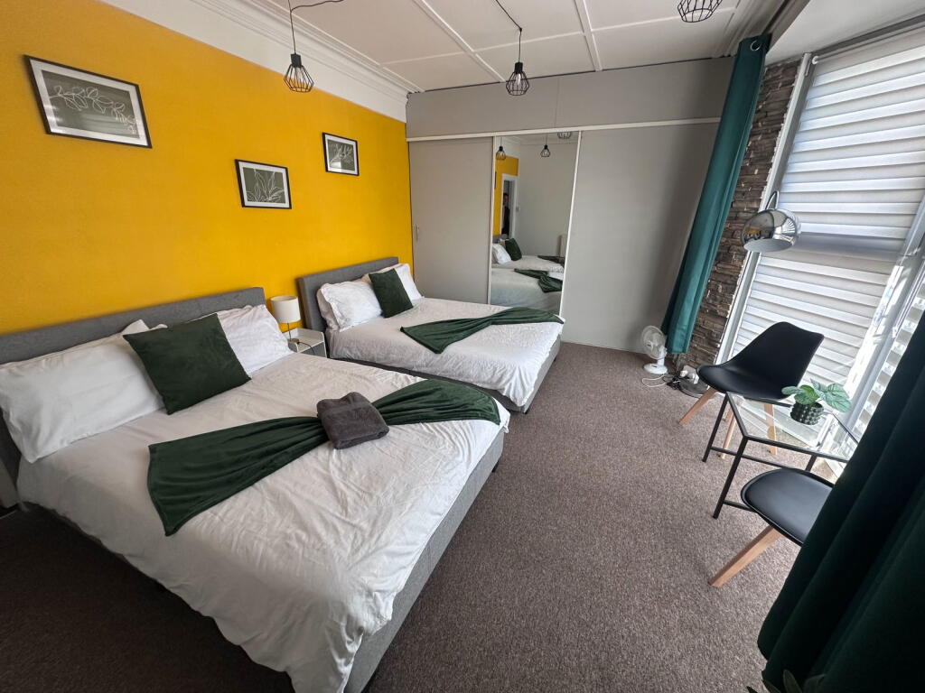Apartment in Eastbourne, Seaside, Roselands - View 4