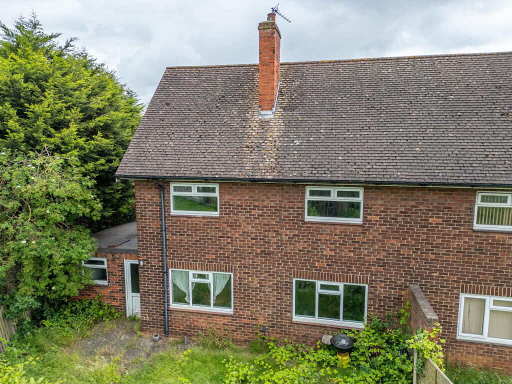 Main image of property: 1 Corby Road, Scunthorpe DN16 1TZ