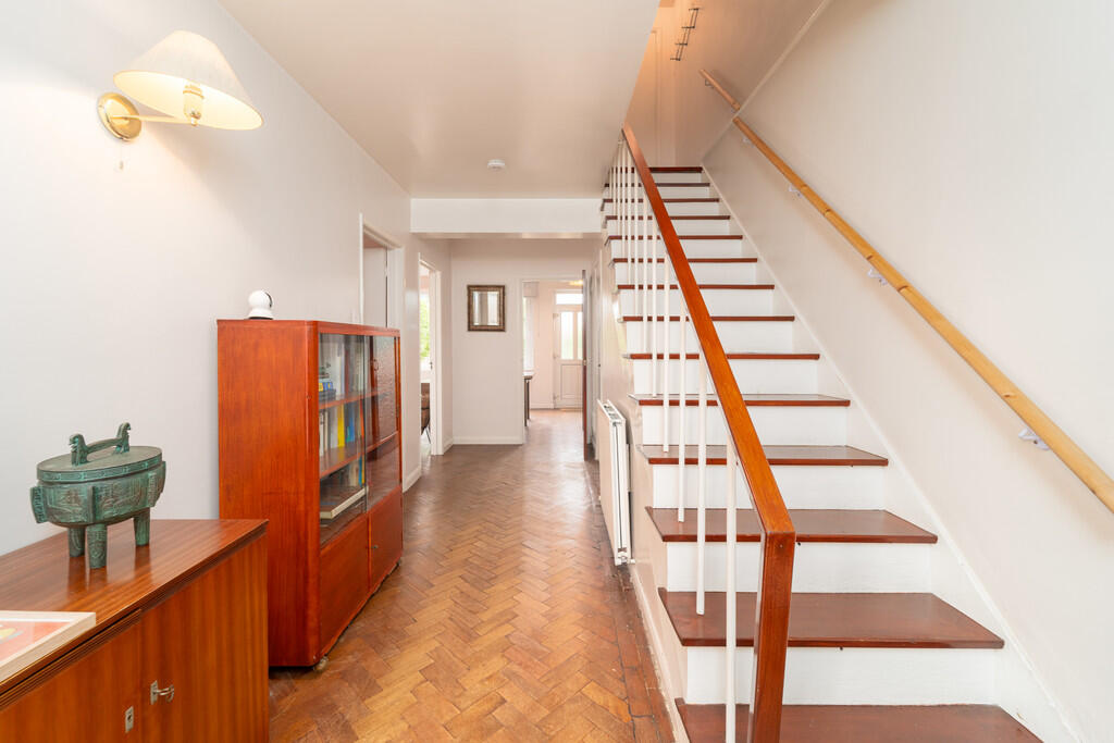 House in London - View 5