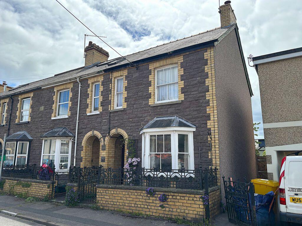 Main image of property: Oxford Street, Abergavenny