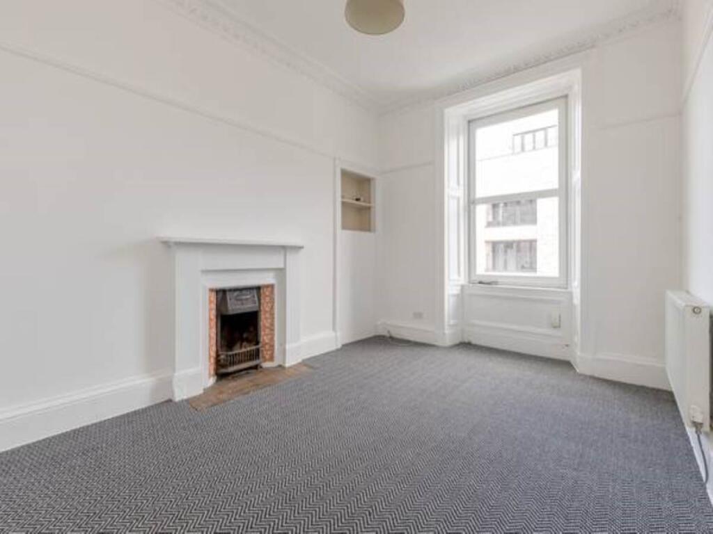 Apartment in Edinburgh - View 3