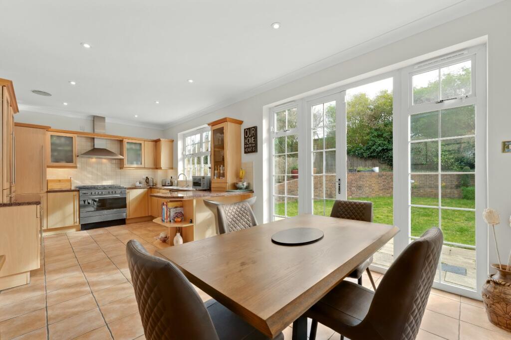 House in Elmbridge, Surrey - More
