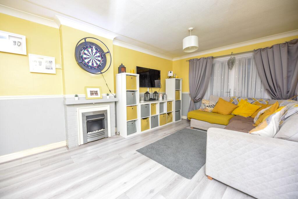 Beech Close, Huntingdon, PE29 photo 2