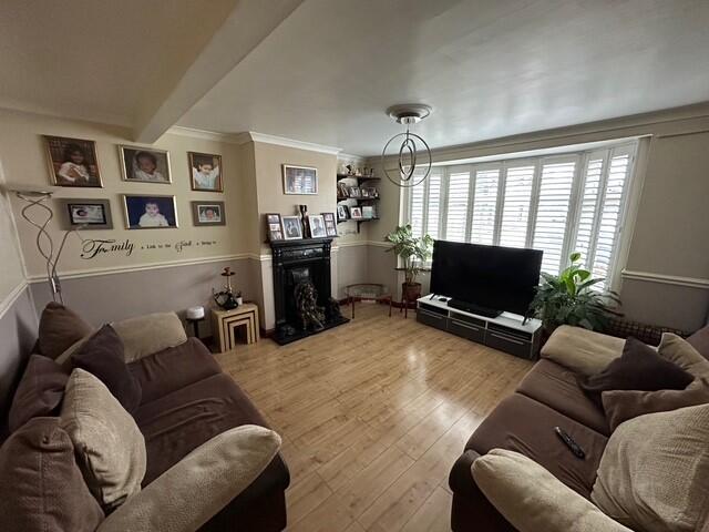 Kenneth Road, Romford, London, RM6 photo 2