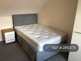 4 bedroom semi-detached house for rent