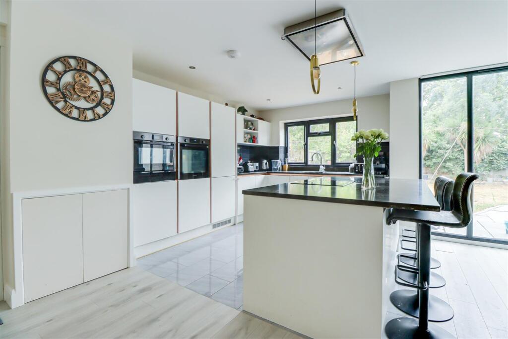House in Southend-on-Sea - View 5