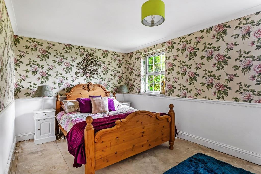 House in Mole Valley, Dorking - View 5