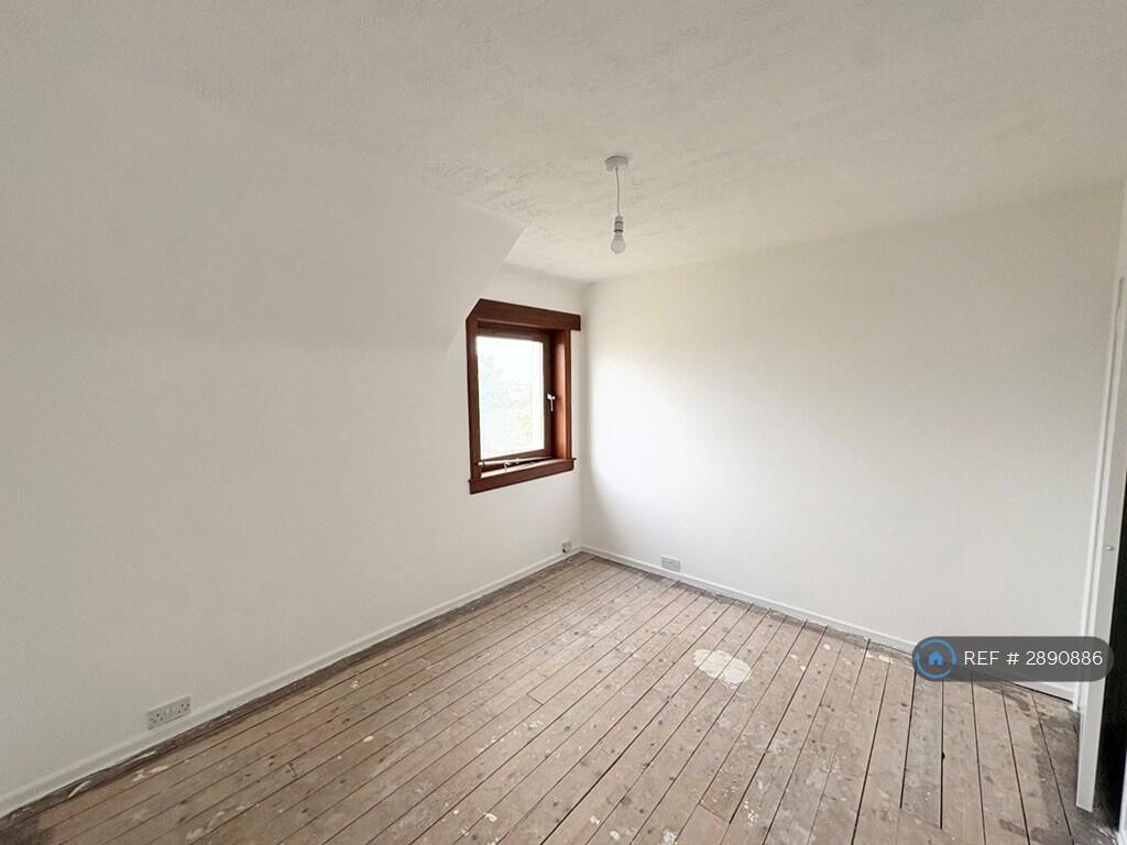 House in Dundee - More