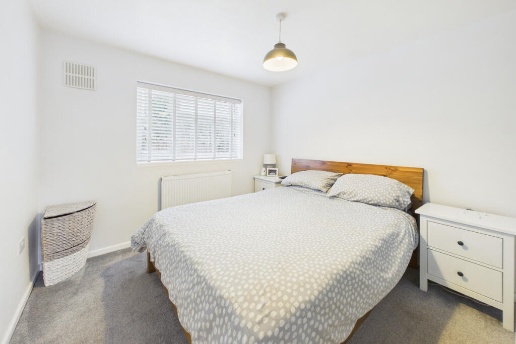House in Dacorum, Adeyfield - More