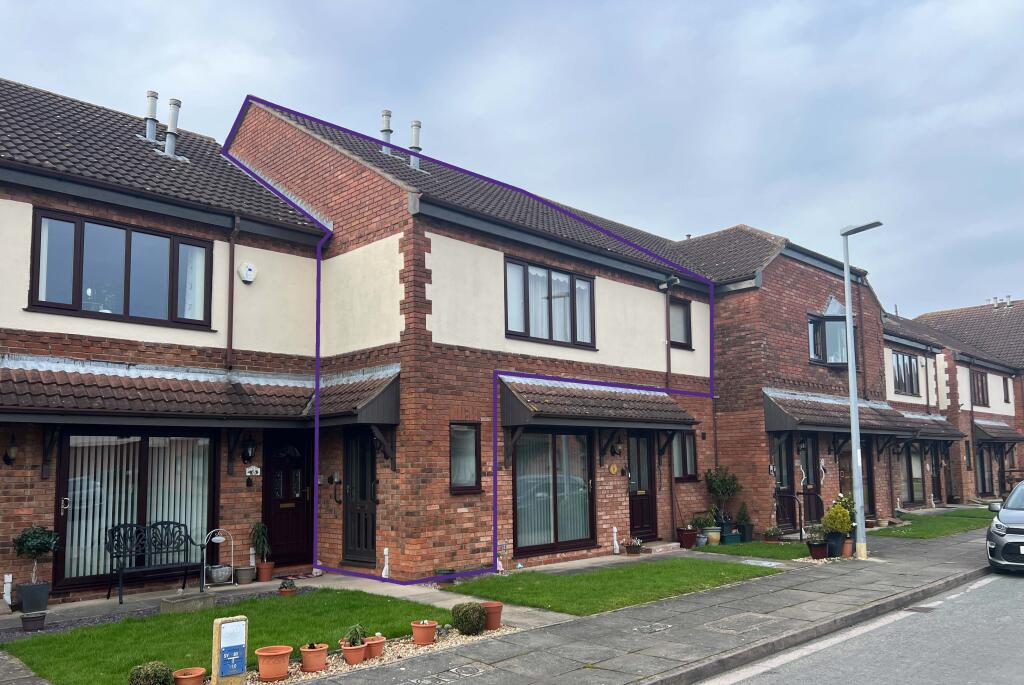 2-bed other on Briar Lane, Scartho, Grimsby, DN33 3LS, £107,500