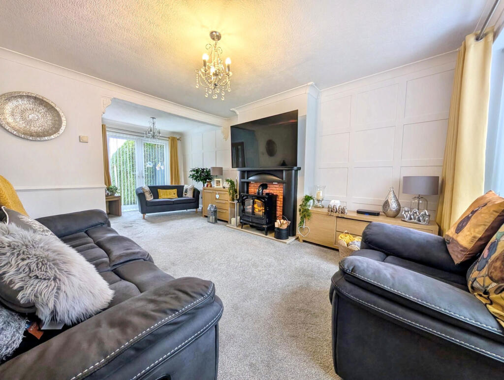 Milburn Crescent, Norton, Stockton-on-Tees, Durham, TS20 2DN photo 2
