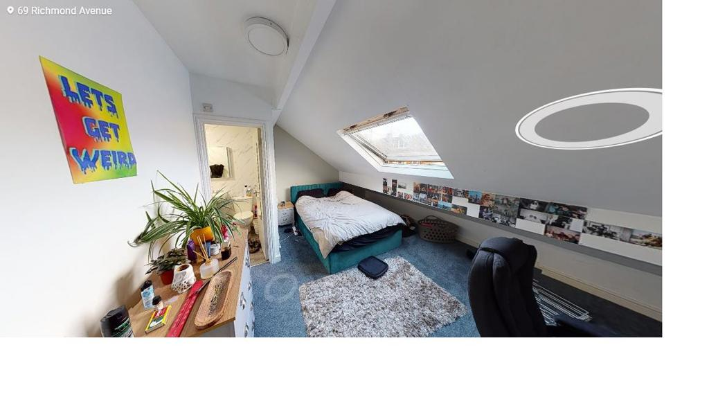 House in Leeds, West Yorkshire - View 2