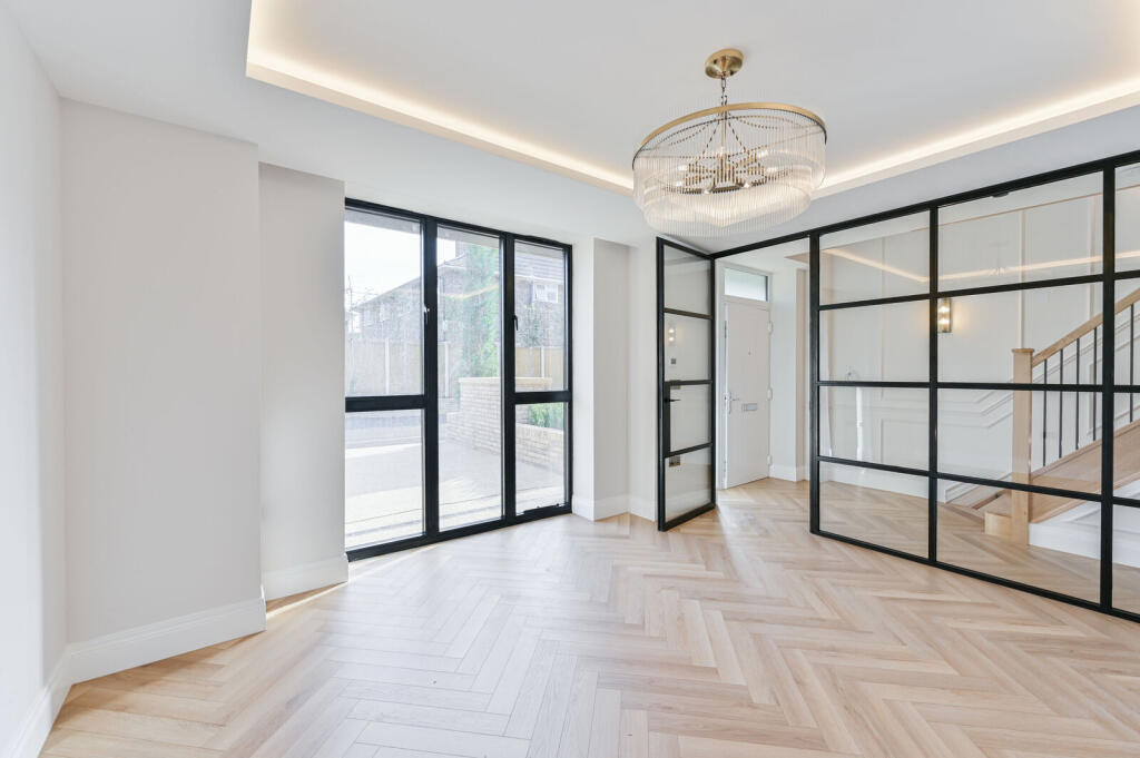 House in London - View 5