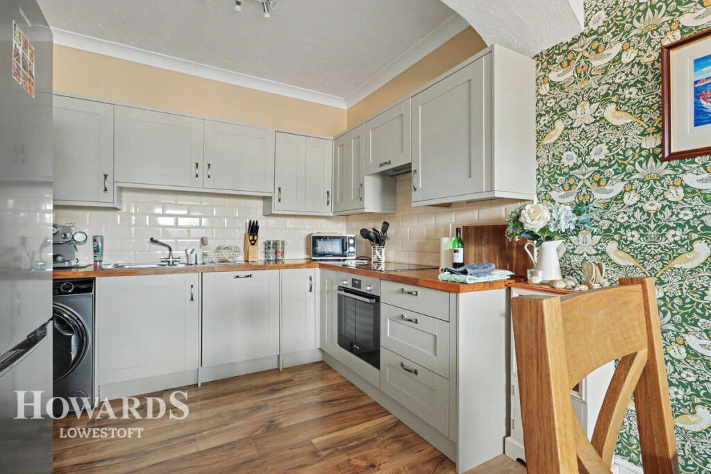 Swonnells Court, Oulton Broad photo 3