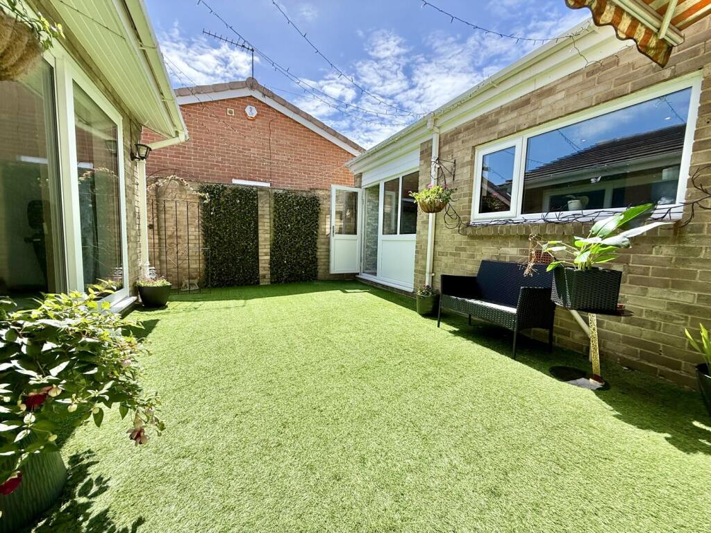 House in Highcliffe-on-Sea, Highcliffe and Walkford - View 4