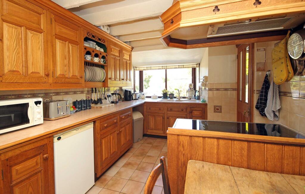 Dulas, Isle of Anglesey, LL70 photo 4