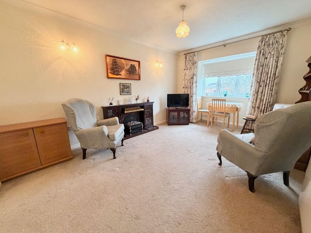 Cunningham Close, Chadwell Heath, London, RM6 photo 2