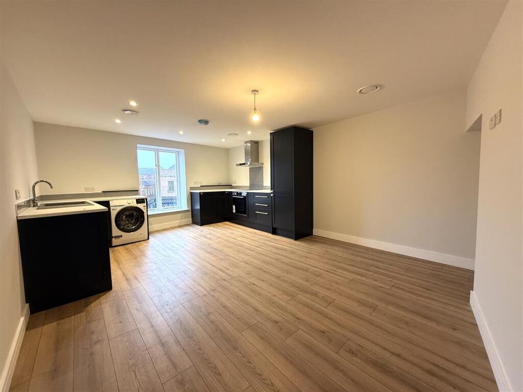 Main image of property: Apartment 3, 25 Market Place, Gainsborough