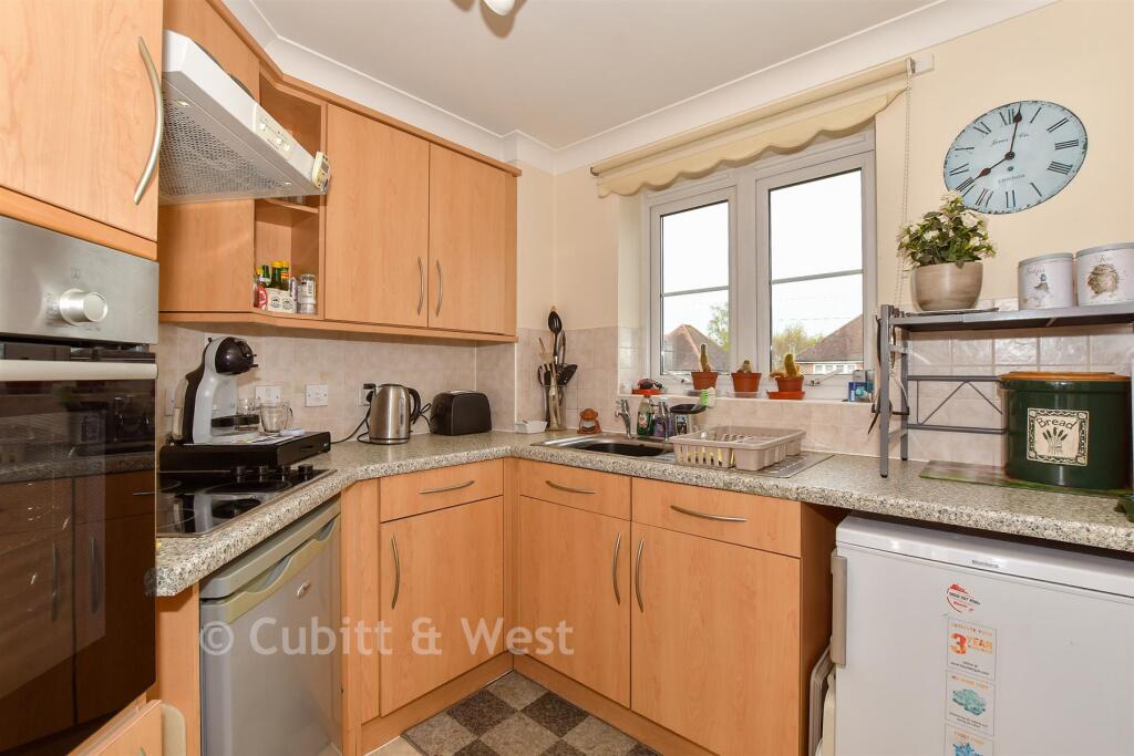 Apartment in Horsham, West Sussex - View 3
