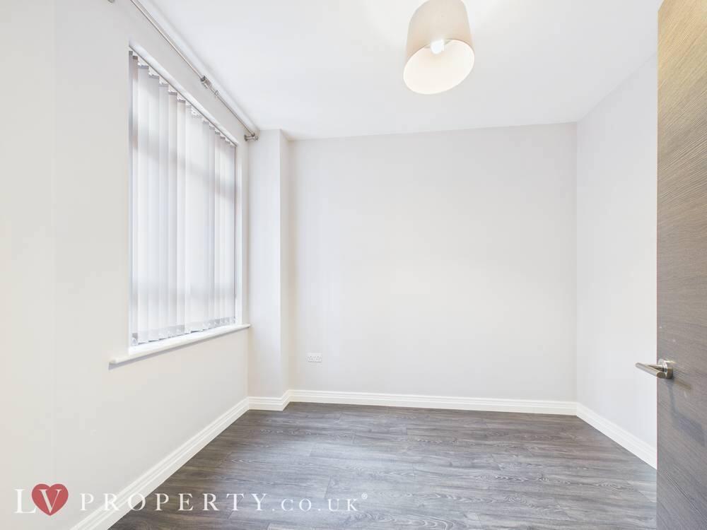 Apartment in Birmingham, West Midlands - View 4