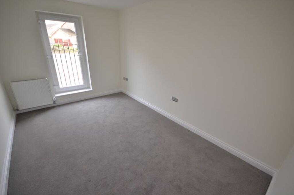 Apartment in Thurrock, Essex - View 5