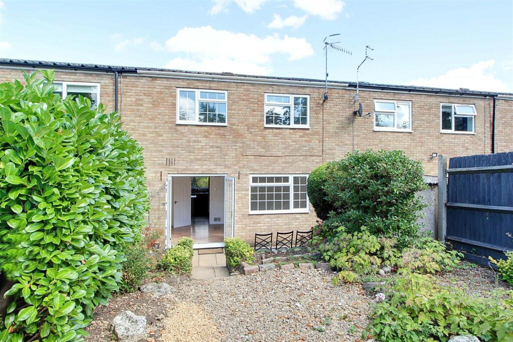 Main image of property: Curlew Close, Berkhamsted