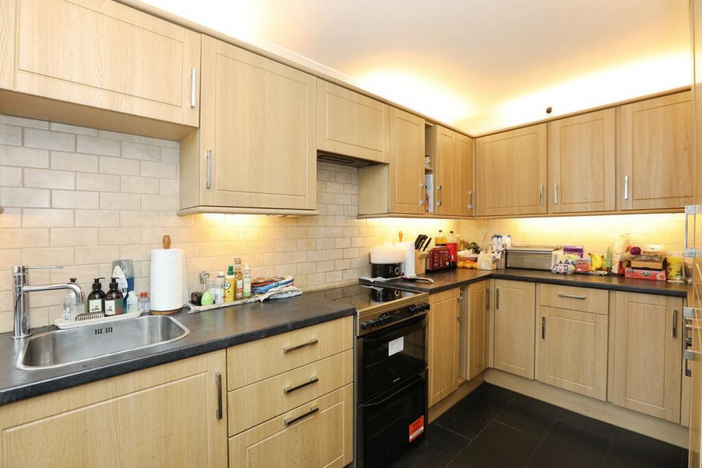 House in Redhill - View 4