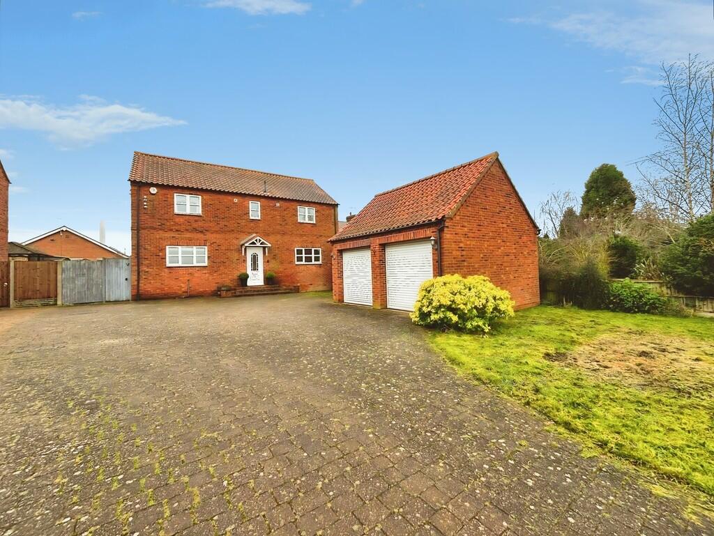 4-bed detached on Meadow View, £315,000
