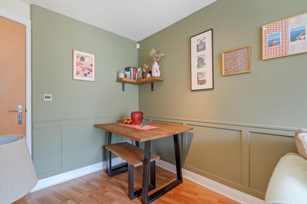 Apartment in Sheffield, South Yorkshire - More