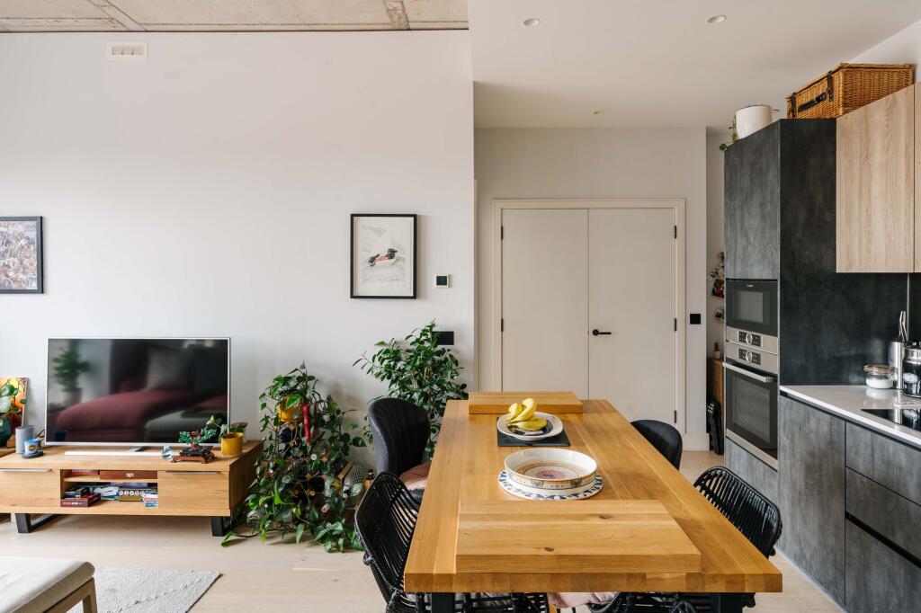 Apartment in London - More